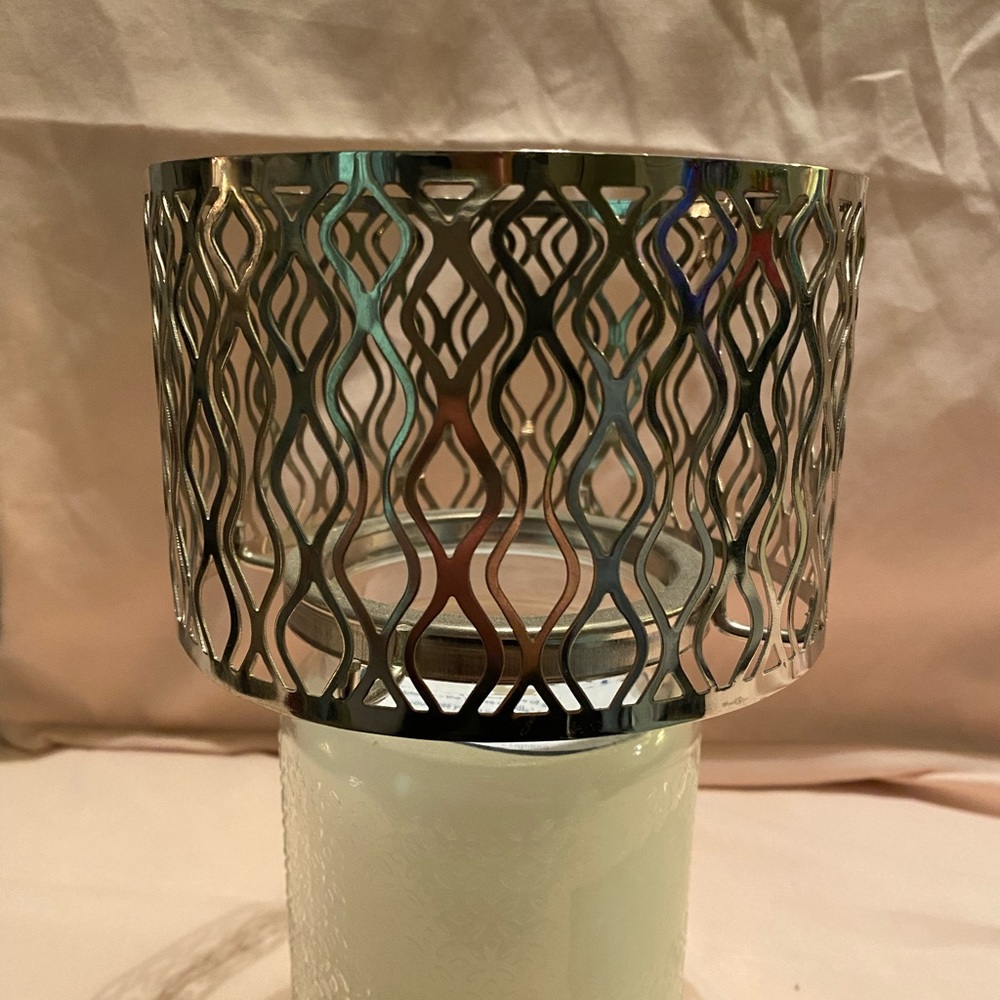 Yankee Candle silver metal shade topper (candle not included)